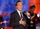 Julio Iglesias.