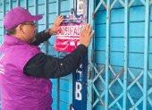 Autoridad. Arcsa clausura una tienda en el cantón de Salinas.