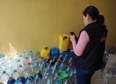 Operativo.- Autoridad de ARCSA revisa el aguardiente sin nota sanitaria.