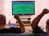El fútbol es un buen plan, incluso en San Valentín.