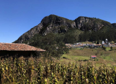 El cerro Cojitambo está ubicado a 10 kilómetros de Azogues y tiene una vista privilegiada de la ciudad.