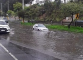 Algunas calles de la ciudad registraron acumulación de agua tras la fuerte lluvia que cayó durante la tarde.