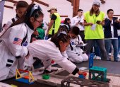 Categoría VEX 123. Los niños de entre cinco y siete años compitieron el jueves. Debían programar sus robots en vivo, frente al público y a sus padres.