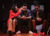 Obra. Las piezas cortas se presentan en el Teatro Victoria, de la capital.