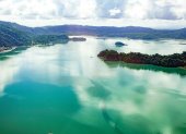 El Pacífico costarricense acoge el Golfo Dulce, uno de los cuatro fiordos tropicales del mundo, lugar rico en biodiversidad y propicio para el desarrollo de investigaciones científicas, además de paraje turístico que propicia el desarrollo de las comunidades que lo rodean. EFE/Jeffrey Arguedas