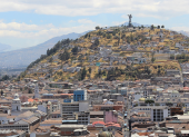 Quito es una de las ciudades donde rige el toque de queda.