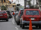 Autos. Carros pueden estacionarse en orillas de la vía pública, siempre que no haya una señal de prohibición.