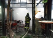 15 bomberos atendieron la emergencia en el restaurante Katari Cumbayá.
