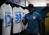 Eder Cetre, jugador de 9 de Octubre en el camerino del estadio Alejandro Ponce Noboa