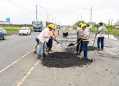 El bacheo se realizó en las zonas más afectadas en el tramo Babahoyo - Jujan