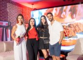 Natali Masinari, Astrid Vera, vocera de KFC, junto a Sol Vargas y Jamil Faour.
