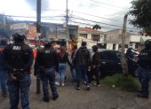 Imagen referencial. Motorizados del Cuerpo de Agentes de Control Metropolitano agredieron a un joven, durante un operativo en Quito.