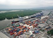Comercio.- Una vista general del Puerto Marítimo de Guayaquil.