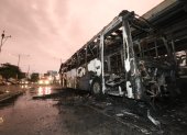 En menos de un mes, un segundo bus de la Metrovía se incendió en la av. 25 de Julio.