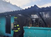 Personal del Cuerpo de Bomberos acudió al sitio para controlar el incendio