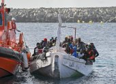 Canarias. Un grupo de 108 inmigrantes, tras ser rescatados en España.