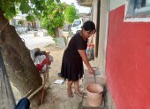 Los habitantes de las cinco localidades han empezado a abastecerse de agua.