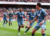 Aston Villa venció 0-2 a Arsenal y no le permitió sumar en la clasificación de la Premier League