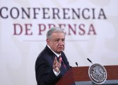 El presidente de México, Andrés Manuel López Obrador, habla este martes durante una rueda de prensa en Palacio Nacional en la Ciudad de México (México).