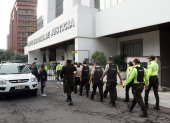 El pasado 28 de marzo, agentes policiales custodiaron los exteriores de la Corte Nacional, día en que Mayra Salazar rindió su testimonio.
