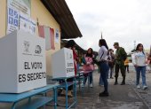 Electores asisten a ejercer su derecho al voto en Pusuquí y Pomasqui