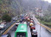Por la autopista General Rumiñahui circulan a diario más de 100.000 vehículos. Los trancones se forman en horas pico de la mañana y noche.