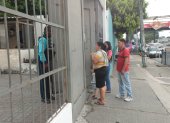 Padres de familia piden información sobre el proceso de matriculación y traslados de alumnos en un distrito educativo de Guayaquil.