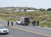 Hecho. Las víctimas fueron halladas en la vía Perimetral de Santa Elena.