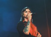 Juanes tiene 51 años.