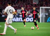 Piero Hincapié es titular fijo en la defensa de Bayer Leverkusen.