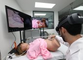 Panorama. La tecnología acerca a una realidad virtual a los estudiantes en sus distintas prácticas médicas.