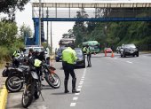 Operativos. Agentes de la AMT notifican las infracciones.