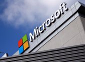 FOTO DEL ARCHIVO: Un logotipo de Microsoft se ve un día después de la compra de 26.200 millones de dólares de Microsoft Corp. de LinkedIn Corp, en Los Ángeles, California, EE.UU., el 14 de junio de 2016. REUTERS / Lucy Nicholson / File Photo MICROSOFT-RESULTS.




FILE PHOTO: A Microsoft logo is seen a day after Microsoft Corp"s $26.2 billion purchase of LinkedIn Corp, in Los Angeles, California, U.S., on June 14, 2016. REUTERS/Lucy Nicholson/File Photo MICROSOFT-RESULTS.