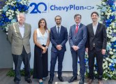 Directivos en la conmemoración por el aniversario de ChevyPlan.
