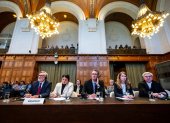 Resolución. Los representantes de Ecuador y sus abogados escucharon la resolución de la CIJ ayer.
