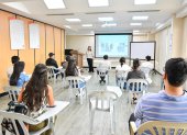 Educación. La Fundación mantiene su trabajo con becas estudiantiles.