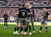 Southampton festeja el gol que los llevó al retorno de la Premier League