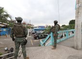 Personal de la Policía llegó hasta el Municipio de Durán para recabar evidencias tras los ataques registrados. Los militares permanecen en el sitio desde el pasado 27 de mayo.