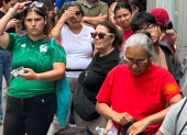 Mexicanos residentes en Nueva York asisten a votar en las elecciones generales de su país este domingo