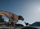 - Fotografía cedida por Giant Screen Films donde aparece una madre Tiranousario Rex y sus crías junto a un lago, especies que protagonizan el documental "T.Rex" sobre el descubrimiento del fósil de un joven dinosaurio Tiranousario Rex (T-Rex), apodado cariñosamente Teen Rex (Adolescente Rex), que será estrenado el 21 de junio. El fósil de un joven dinosaurio Tiranousario Rex (T-Rex) descubierto por tres niños en Dakota del Norte (EE.UU.) puede permitir a los científicos responder preguntas claves sobre este dinosaurio, como cuándo y porqué se convirtió en una especie de enormes proporciones, señala a EFE el científico encargado de recuperar sus restos. EFE/Giant Screen Films /SOLO USO EDITORIAL /NO VENTAS /SOLO DISPONIBLE PARA ILUSTRAR LA NOTICIA QUE ACOMPAÑA /CRÉDITO OBLIGATORIO