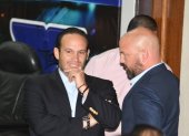 Francisco Egas (i) de FEF y Miguel Ángel Loor de LigaPro, mantienen discrepancias
