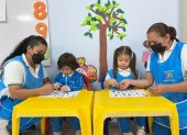 Los niños ingresan a estimulación temprana