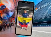 Fernando Álvarez, y su bandera en el Allegiant Stadium de Las Vegas, donde jugará Ecuador vs Jamaica.