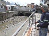 Lucha de los Pobres. En el ingreso a una quebrada existe una regleta. Si sobrepasa el nivel del agua, los vecinos lo alertan y toman acciones.