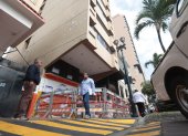 El edificio Fantasía luce cercado por el peligro