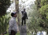 El Ejido. Al monumento de Eloy Alfaro le mutilaron el brazo y le sacaron la espada.