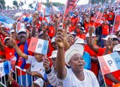 Musanze (Rwanda), 22/06/2024.- Supporters of incumbent President of Rwanda Paul Kagame attend the launch of his presidential campaign in Musanze, Rwanda, 22 June 2024. Kagame, one of Africa"s longest-serving presidents, has launched his bid to run for a fourth term in the 2024 Rwandan general election scheduled for July 15, 2024. In the previous presidential election in 2017, Kagame won his current seven-year term with 98.63 percent of the votes. (Elecciones, Ruanda) EFE/EPA/MOISE NIYONZIMA
