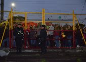 Los aficionados pedían ingresar desde los exteriores del coliseo Rumiñahui.