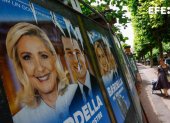 Imagen de un cartel electoral de la líder ultraderechista francesa, Marine Le Pen.