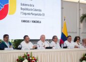 Las delegaciones del Gobierno de Colombia y la disidencia de las FARC Segunda Marquetalia instalaron "formalmente" el lunes 24 de junio la mesa de diálogo de paz en Caracas.